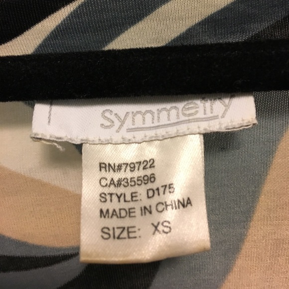 Symmetry Printed Dress - Picture 5 of 6